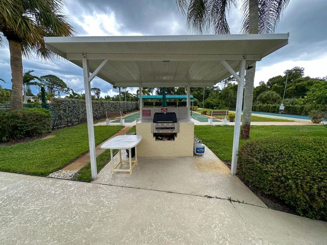 2950 SE Ocean Boulevard 126-4, Stuart, FL 34996