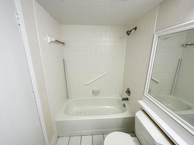 2950 SE Ocean Boulevard 126-4, Stuart, FL 34996