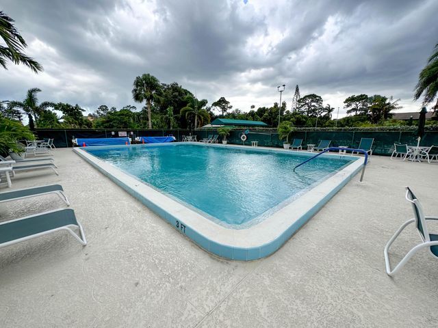 2950 SE Ocean Boulevard 126-4, Stuart, FL 34996