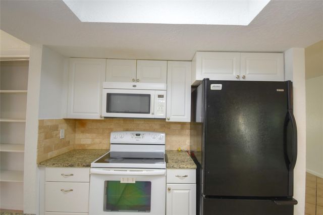 960 NW 49th St, Deerfield Beach, FL 33064