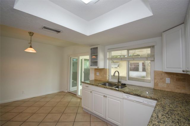 960 NW 49th St, Deerfield Beach, FL 33064