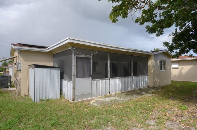 960 NW 49th St, Deerfield Beach, FL 33064