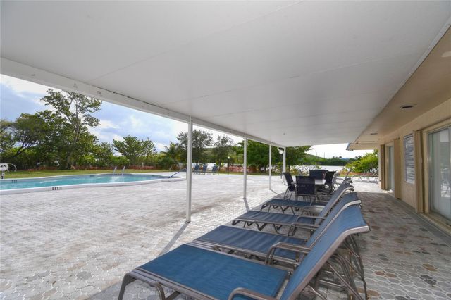 960 NW 49th St, Deerfield Beach, FL 33064