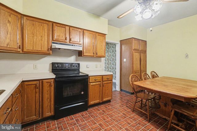 10 N 2ND ST, Wormleysburg, PA 17043