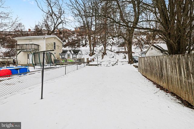 10 N 2ND ST, Wormleysburg, PA 17043