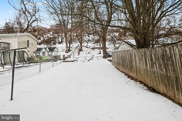 10 N 2ND ST, Wormleysburg, PA 17043