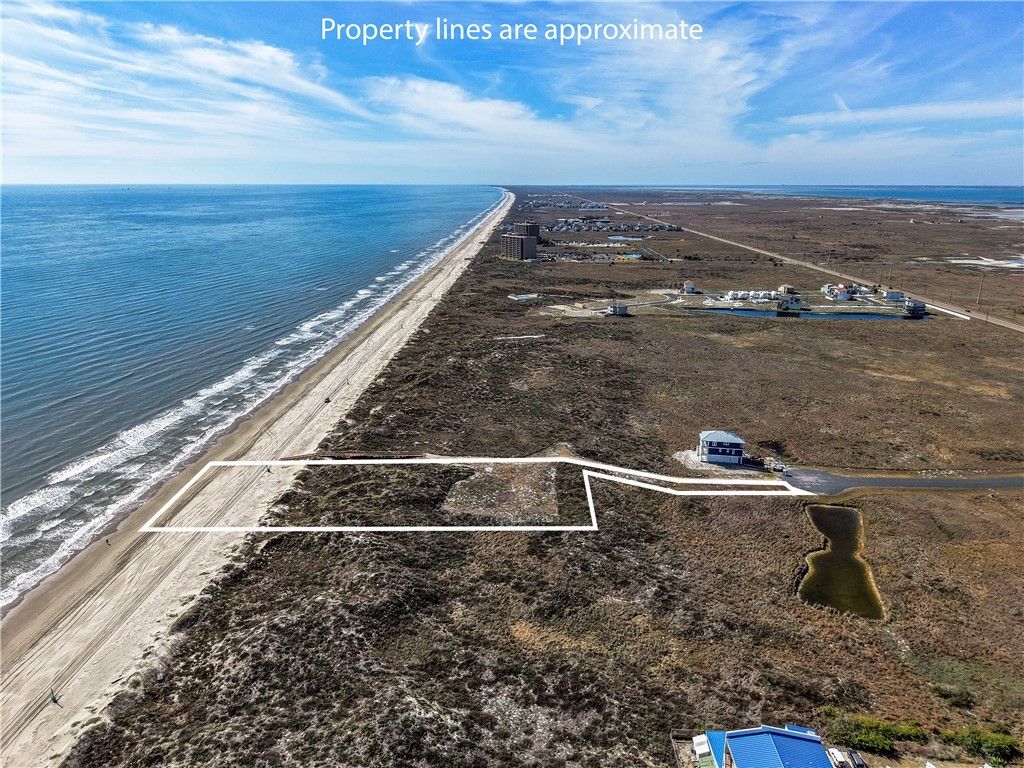 102 Mustang Island Estates Dr, Port Aransas, TX 78373 — exterior