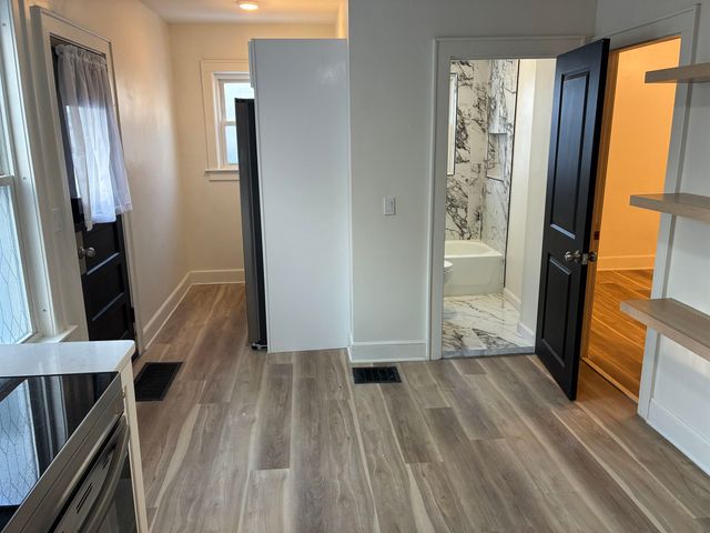 346 Lake Avenue, Manchester, NH 03103