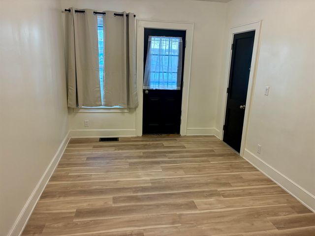 346 Lake Avenue, Manchester, NH 03103