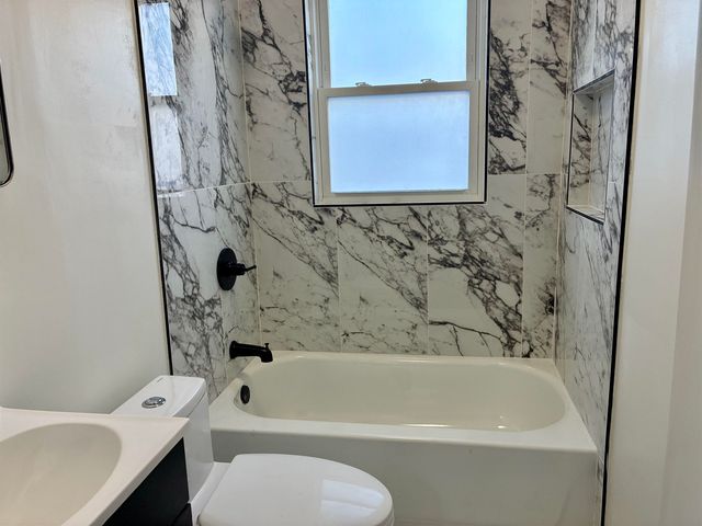 346 Lake Avenue, Manchester, NH 03103