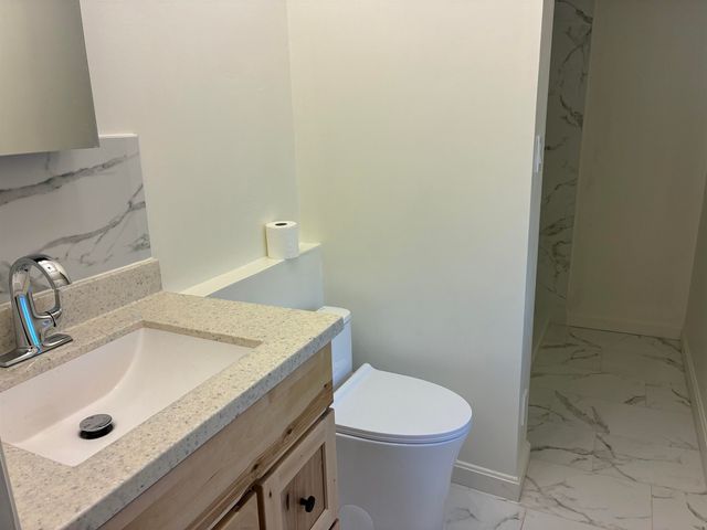 346 Lake Avenue, Manchester, NH 03103