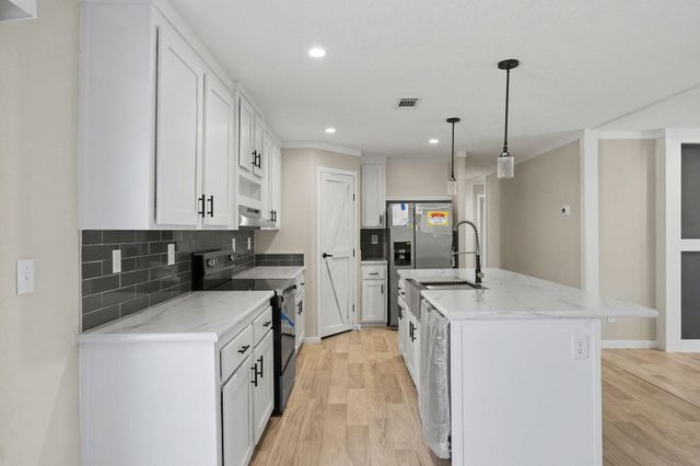 44 James Court, Defuniak Springs, FL 32433