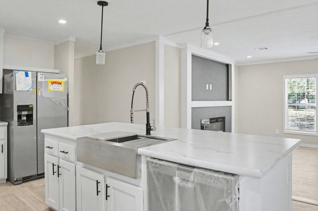 44 James Court, Defuniak Springs, FL 32433