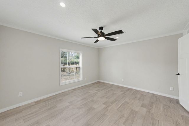 44 James Court, Defuniak Springs, FL 32433