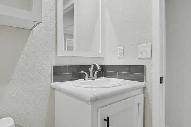 44 James Court, Defuniak Springs, FL 32433