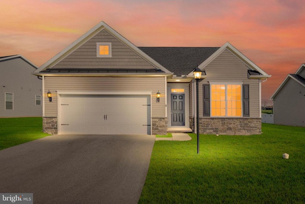 6 PINTAIL CT #A2, Gettysburg, PA 17325