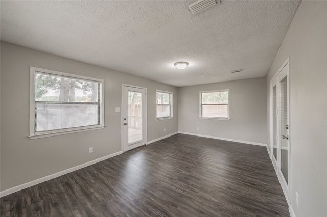 1412 Oxford Street, Arlington, TX 76013