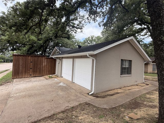 1412 Oxford Street, Arlington, TX 76013