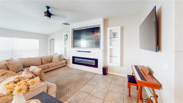 14821 SCOTTBURGH GLEN DRIVE, Wimauma, FL 33598