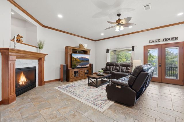 17811 S Blue Heron Circle, Montgomery, TX 77316