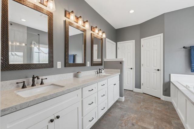 17811 S Blue Heron Circle, Montgomery, TX 77316
