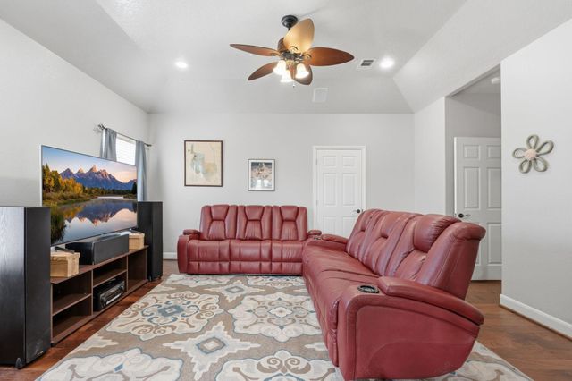 17811 S Blue Heron Circle, Montgomery, TX 77316
