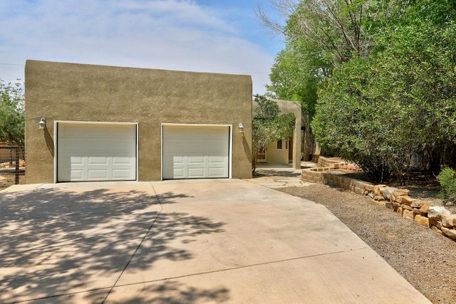 3200 San Isidro Street NW, Albuquerque, NM 87107