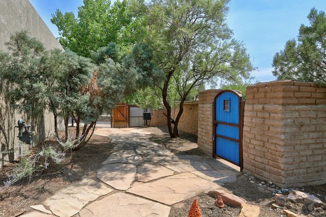 3200 San Isidro Street NW, Albuquerque, NM 87107
