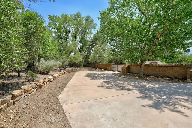 3200 San Isidro Street NW, Albuquerque, NM 87107