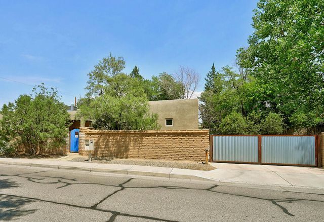 3200 San Isidro Street NW, Albuquerque, NM 87107