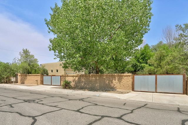 3200 San Isidro Street NW, Albuquerque, NM 87107