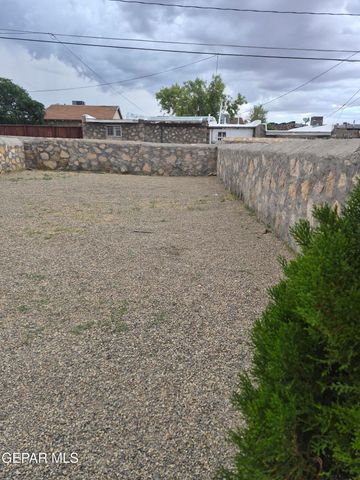 3915 Mobile Avenue 2, El Paso, TX 79930