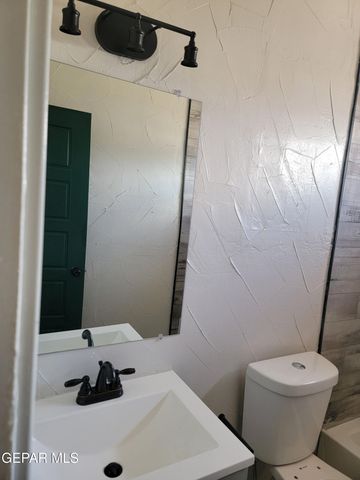 3915 Mobile Avenue 2, El Paso, TX 79930