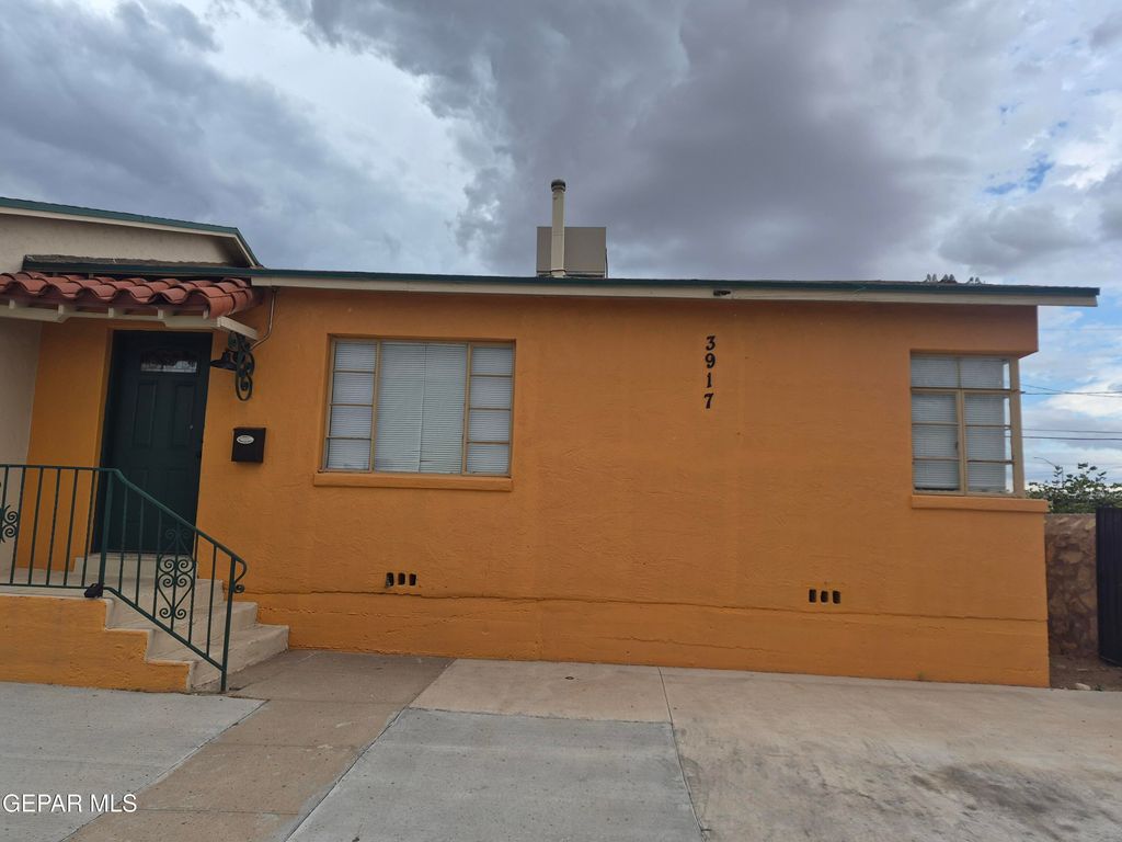 3915 Mobile Avenue 2, El Paso, TX 79930