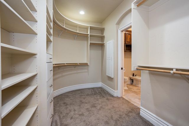 10107 N Oaks Ct, Oakdale, CA 95361