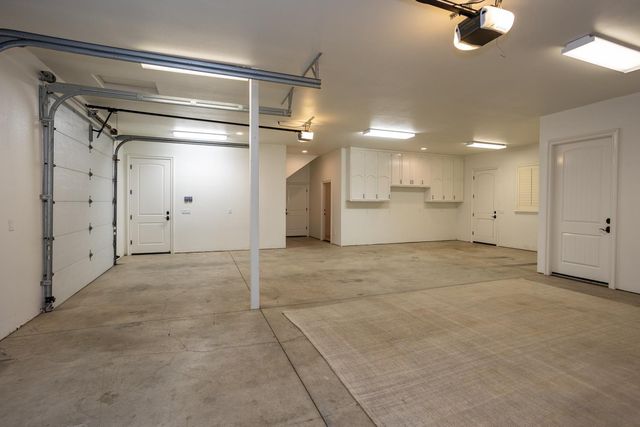 10107 N Oaks Ct, Oakdale, CA 95361