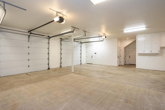 10107 N Oaks Ct, Oakdale, CA 95361