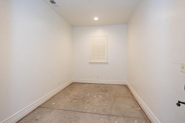 10107 N Oaks Ct, Oakdale, CA 95361