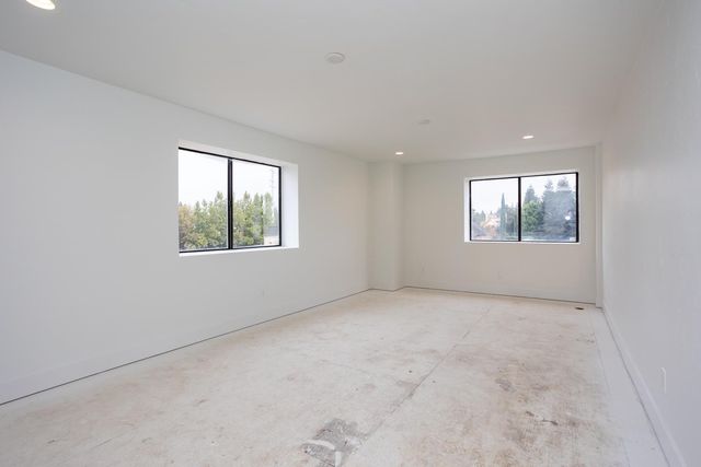 10107 N Oaks Ct, Oakdale, CA 95361