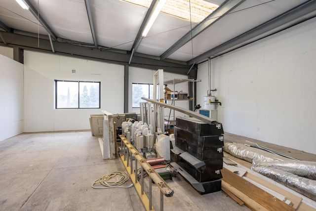 10107 N Oaks Ct, Oakdale, CA 95361