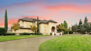 10107 N Oaks Ct, Oakdale, CA 95361