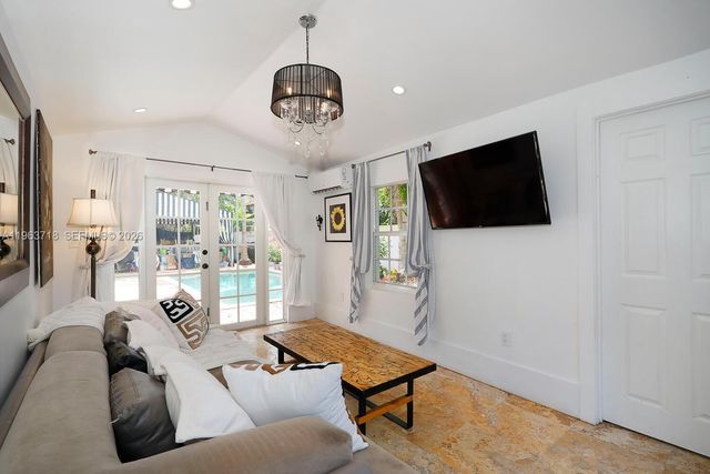 1755 SW 10th St, Miami, FL 33135