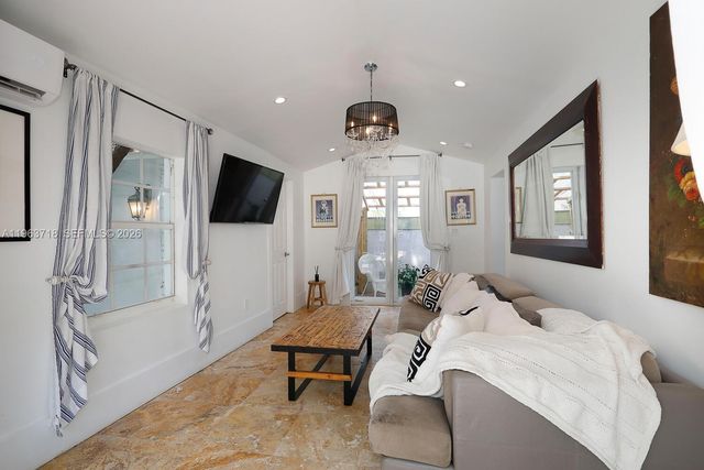 1755 SW 10th St, Miami, FL 33135