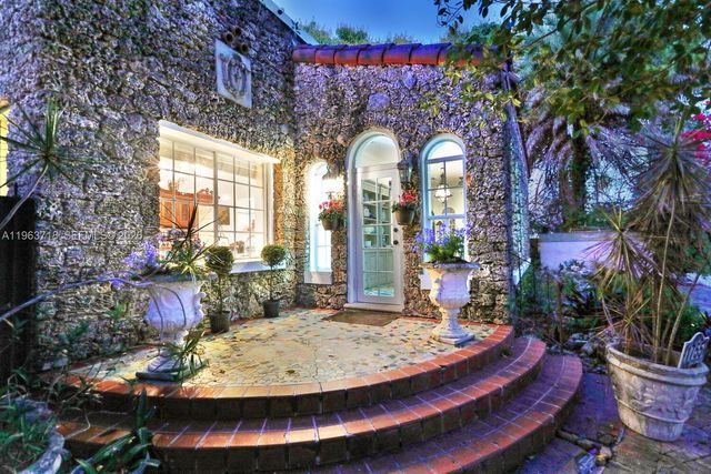 1755 SW 10th St, Miami, FL 33135