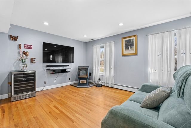 263 Phineas St., Dracut, MA 01826