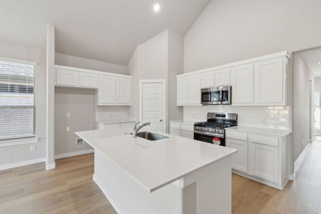 915 Ocean Breeze Way, Princeton, TX 75407