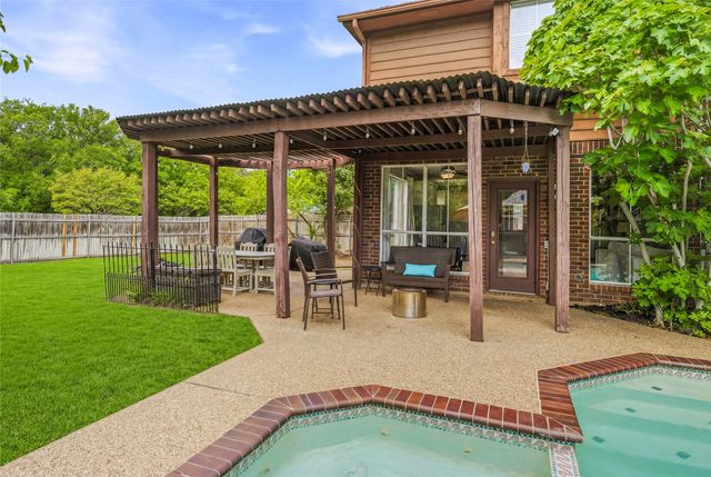 3508 Stone Creek Lane N, Fort Worth, TX 76137