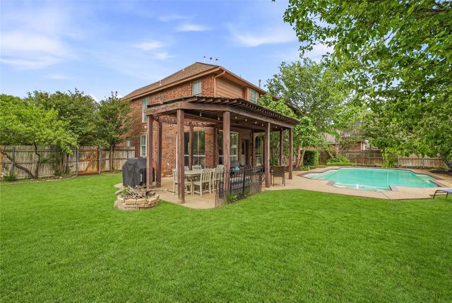 3508 Stone Creek Lane N, Fort Worth, TX 76137