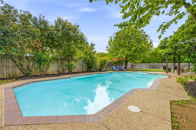 3508 Stone Creek Lane N, Fort Worth, TX 76137