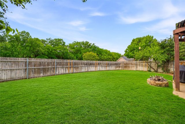 3508 Stone Creek Lane N, Fort Worth, TX 76137